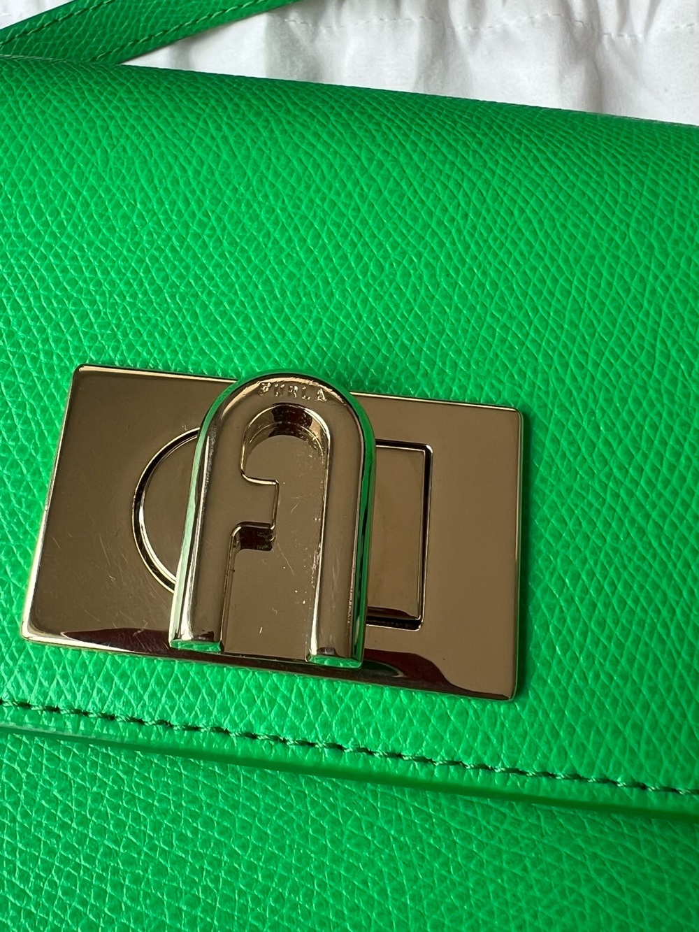 Furla Emerald Green Leather Crossbody with Gold Chain - Picture 5 of 12